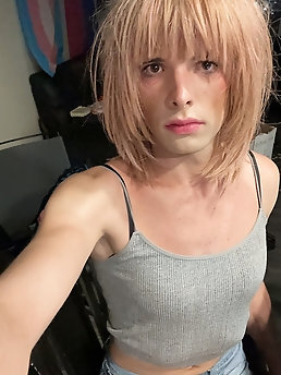Candice Sweets Showing Her Ass - Sissygirl Candice